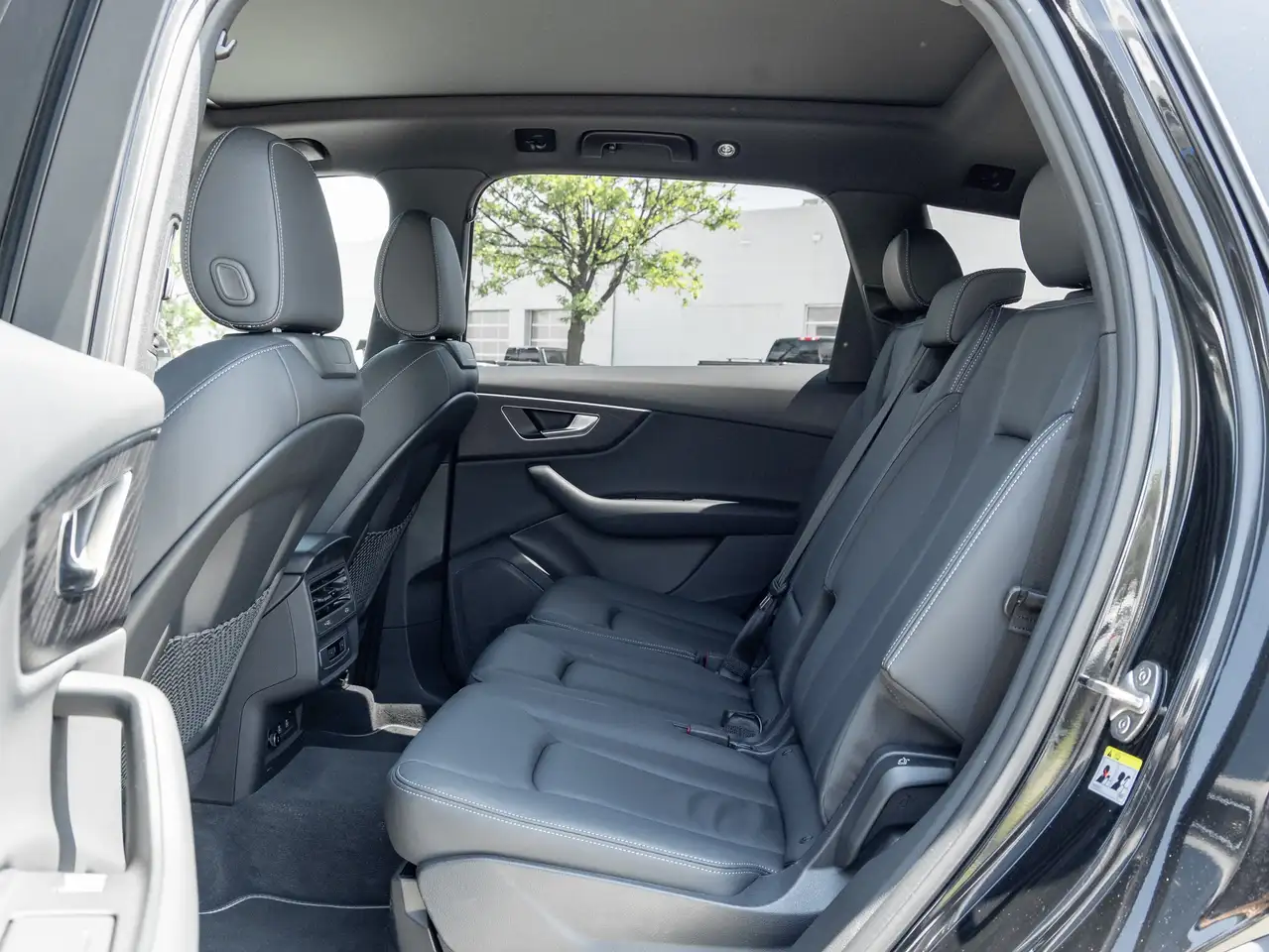 Audi Q7 - Image 24