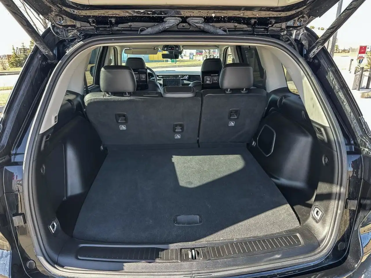 Jeep Grand Cherokee - Image 13