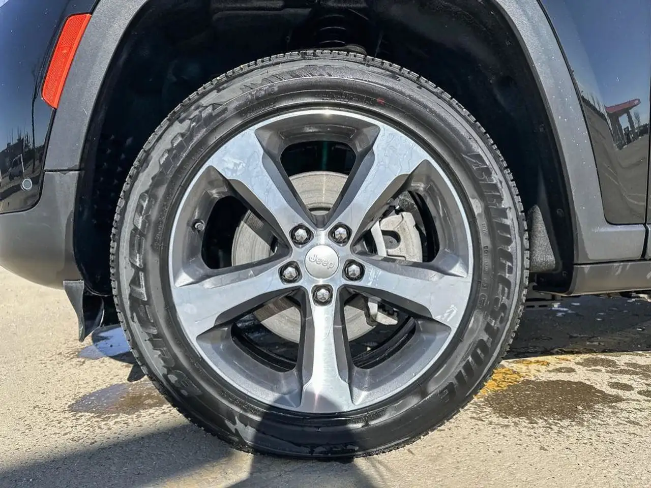 Jeep Grand Cherokee - Image 12