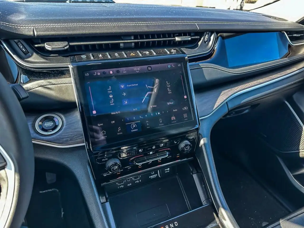 Jeep Grand Cherokee - Image 22