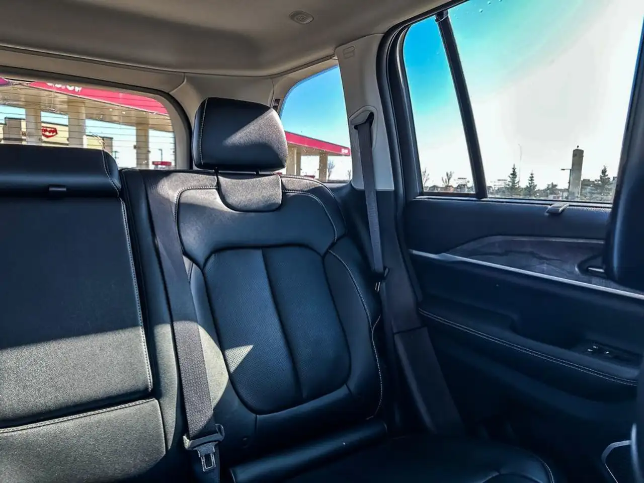 Jeep Grand Cherokee - Image 20