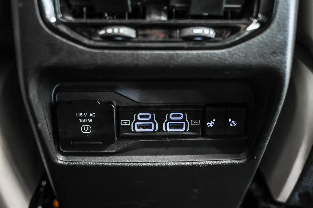 Jeep Grand Cherokee - Image 40