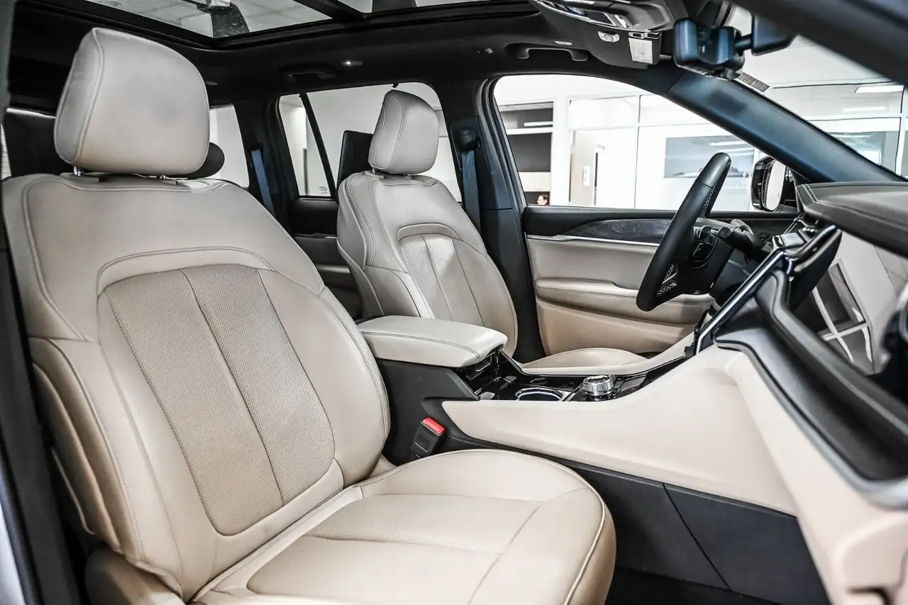 Jeep Grand Cherokee - Image 45