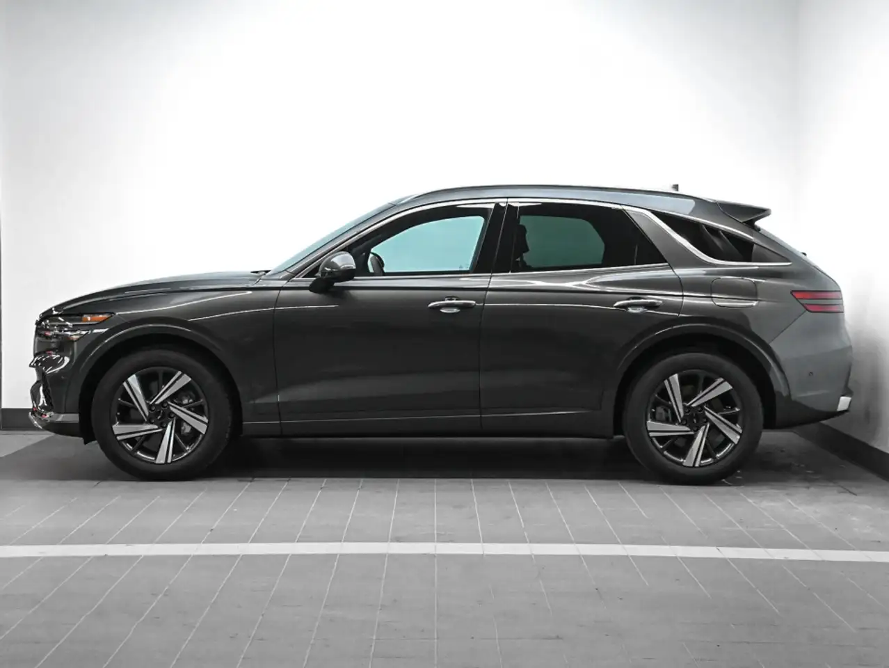 Genesis GV70 - Image 4