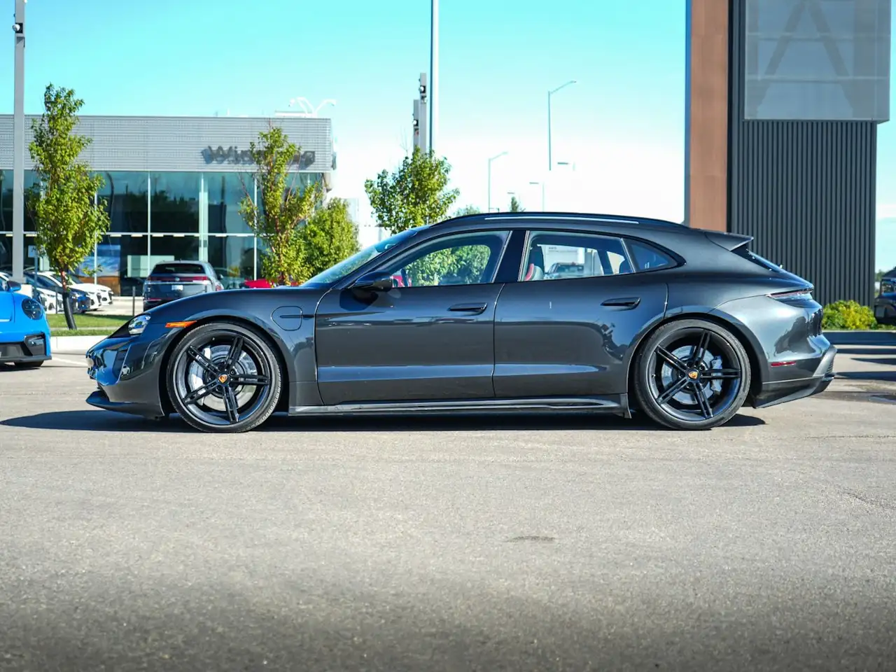 Porsche Taycan - Image 4