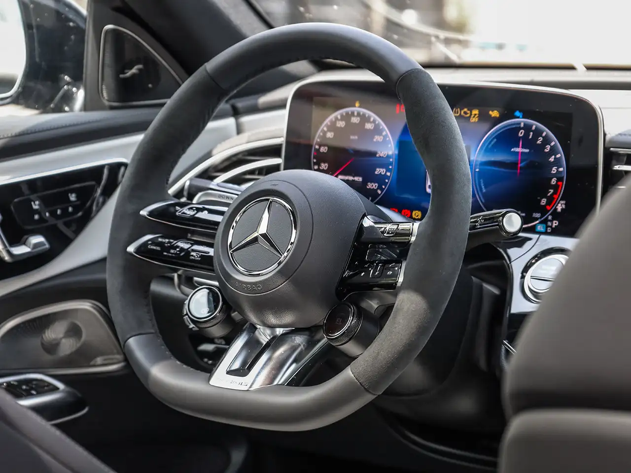 Mercedes-Benz E-Class - Image 16