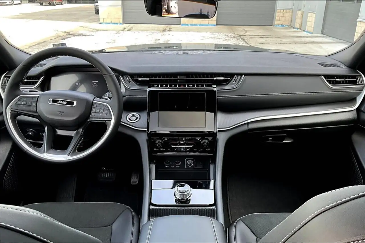 Jeep Grand Cherokee - Image 5