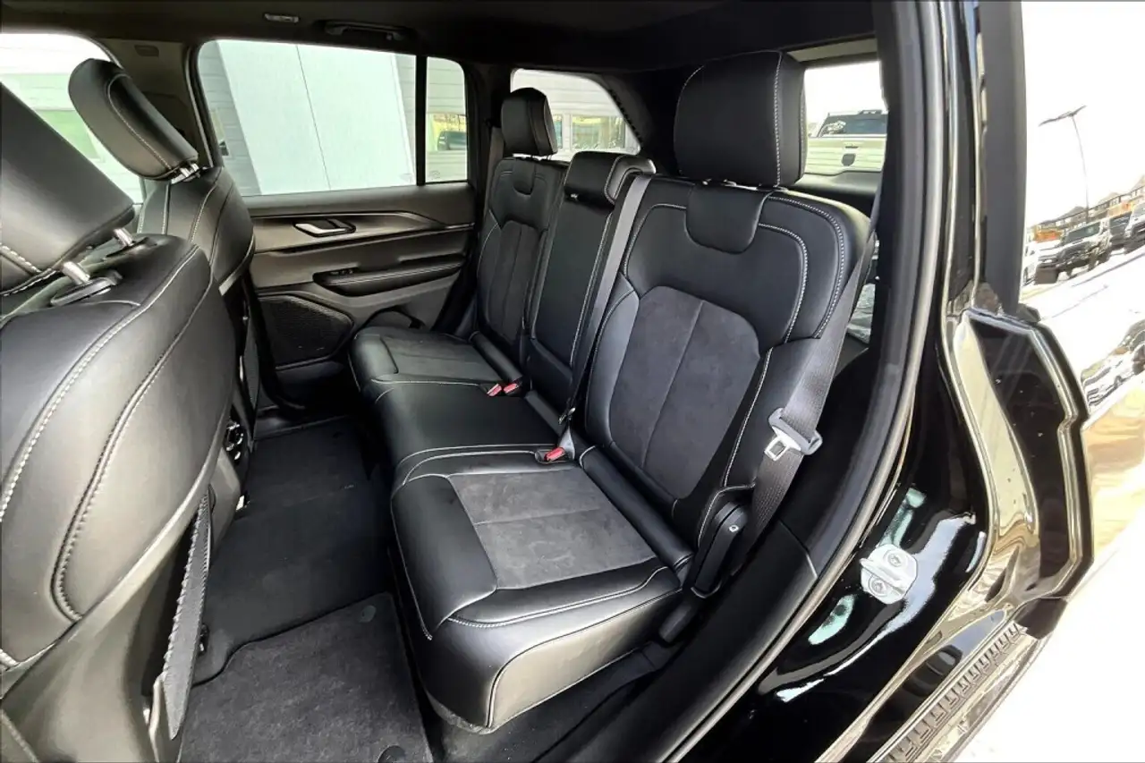 Jeep Grand Cherokee - Image 10