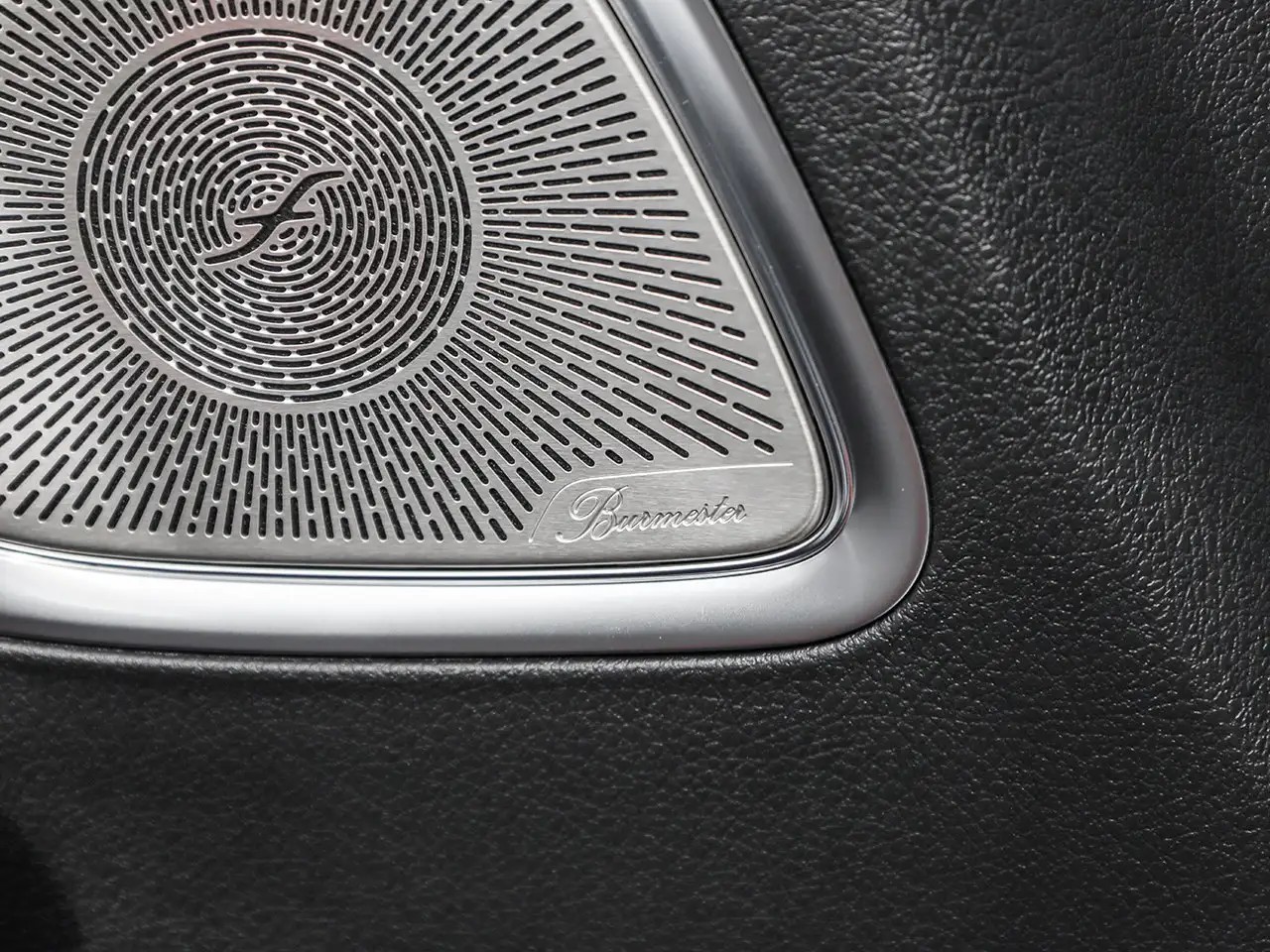Mercedes-Benz C-Class - Image 20