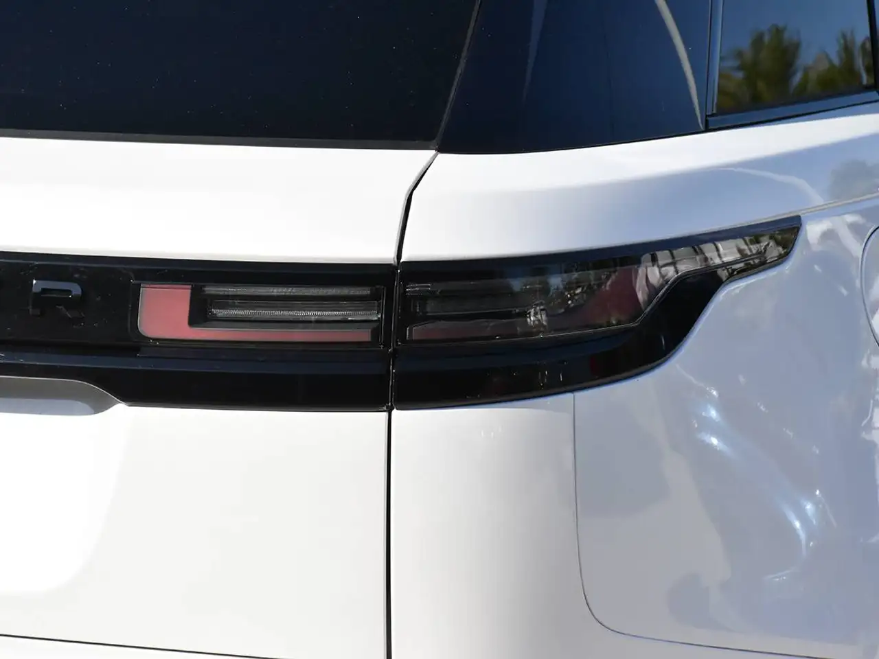 Land Rover Range Rover Velar - Image 9