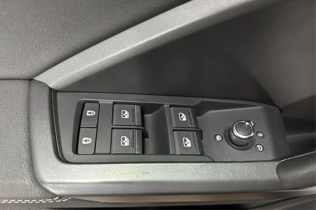 Audi Q3 - Image 30