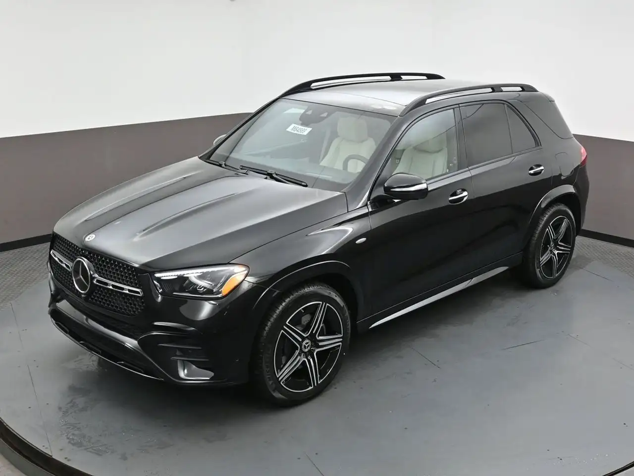 Mercedes-Benz GLE - Image 48