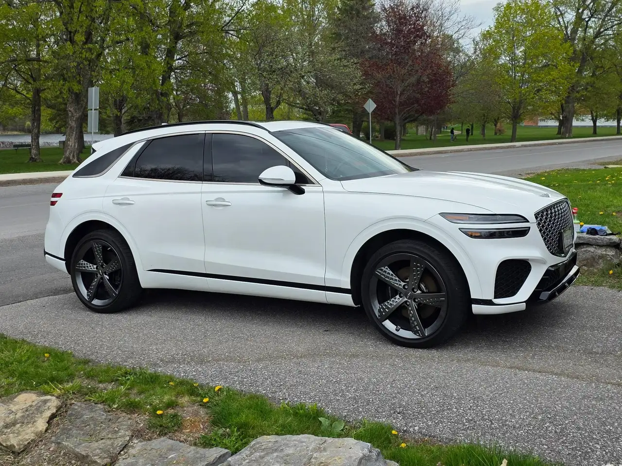 Genesis GV70 - Image 1