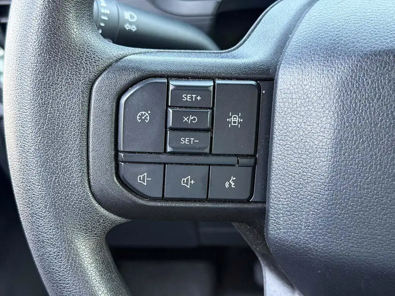 Ford F-150 - Image 22