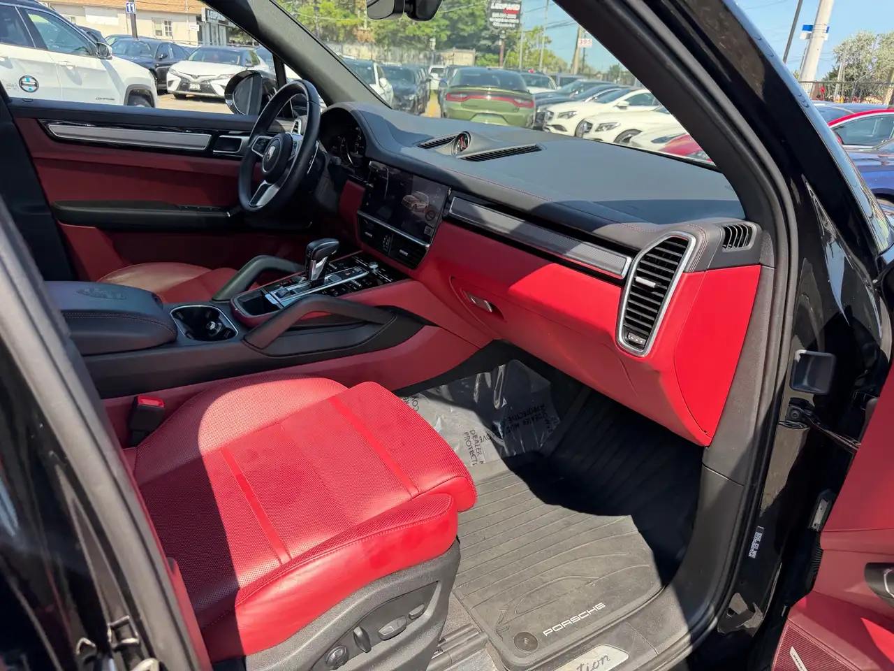 Porsche Cayenne - Image 17