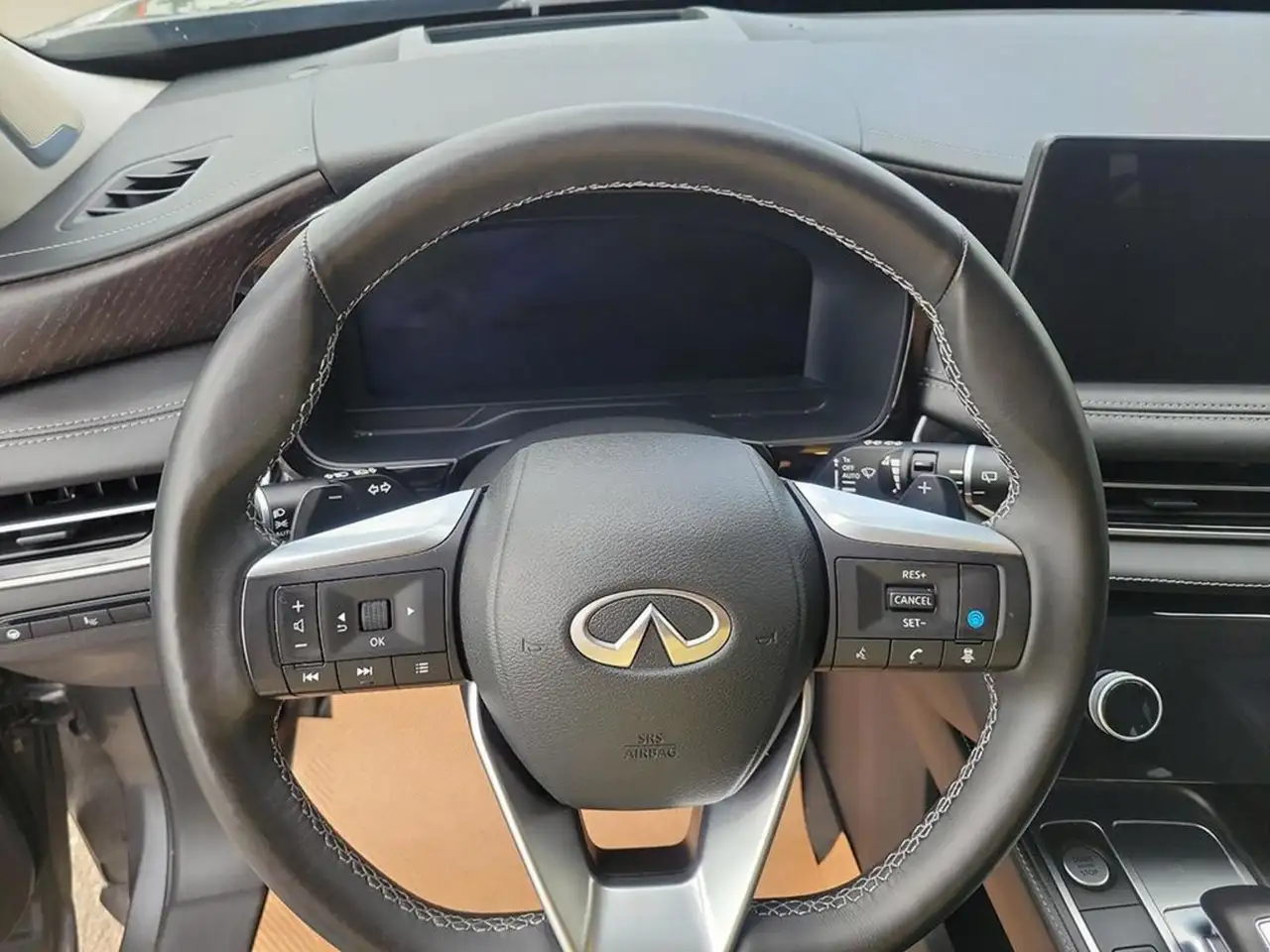 Infiniti QX60 - Image 13