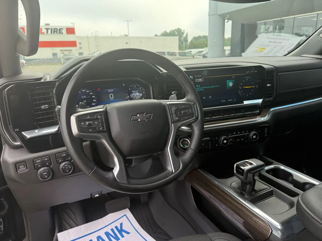 Chevrolet Silverado 1500 - Image 15