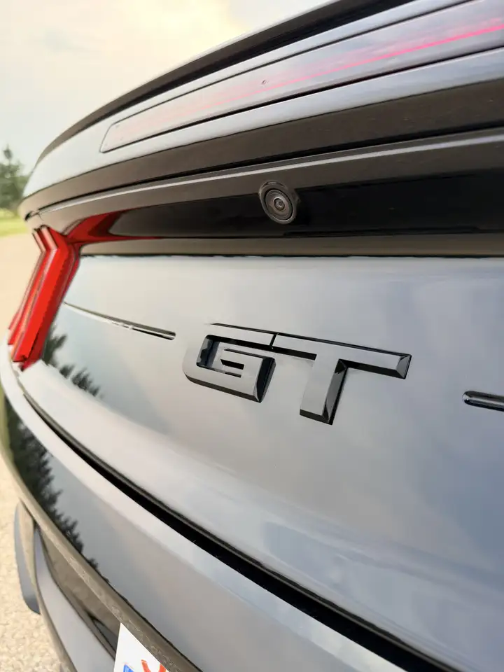 Ford Mustang - Image 6