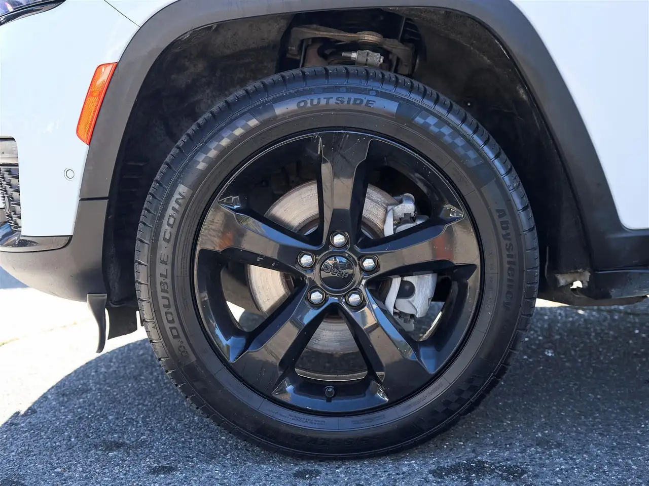 Jeep Grand Cherokee - Image 16