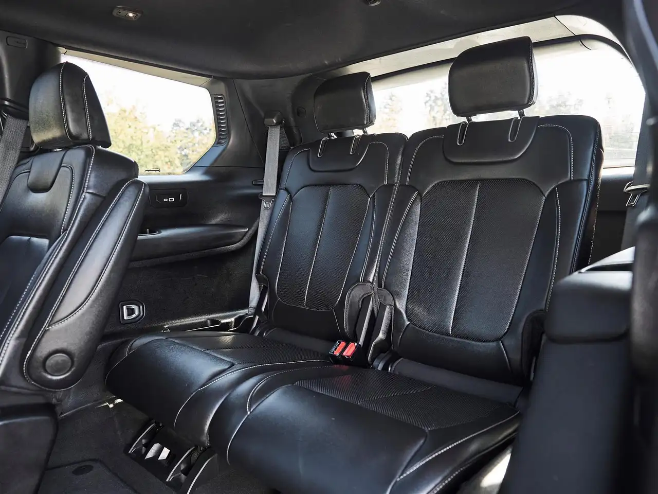 Jeep Grand Cherokee - Image 23