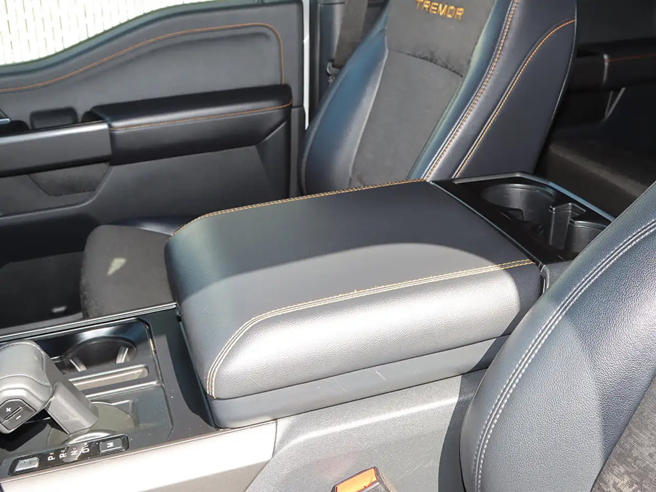 Ford F-150 - Image 18