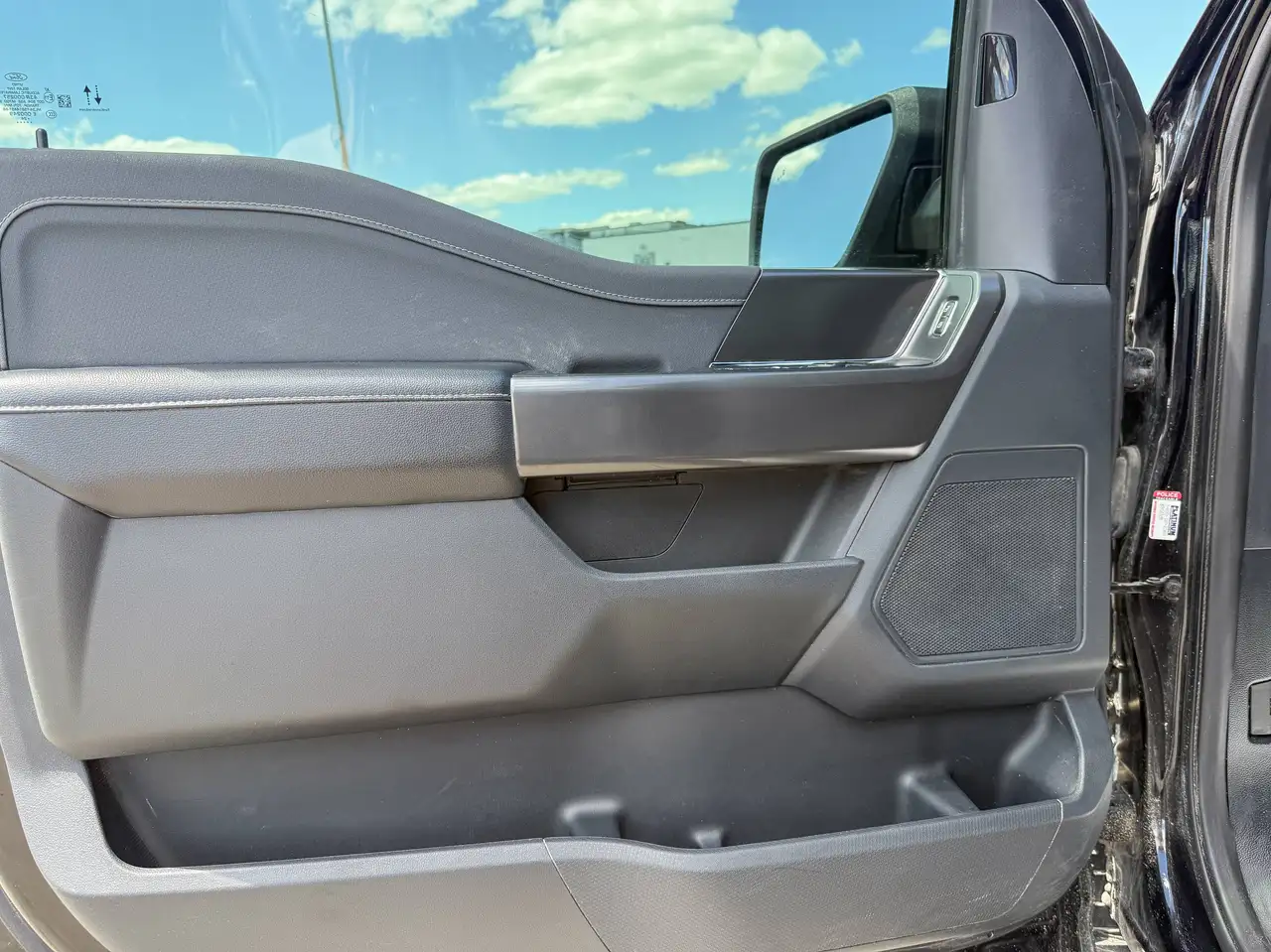 Ford F-150 - Image 12