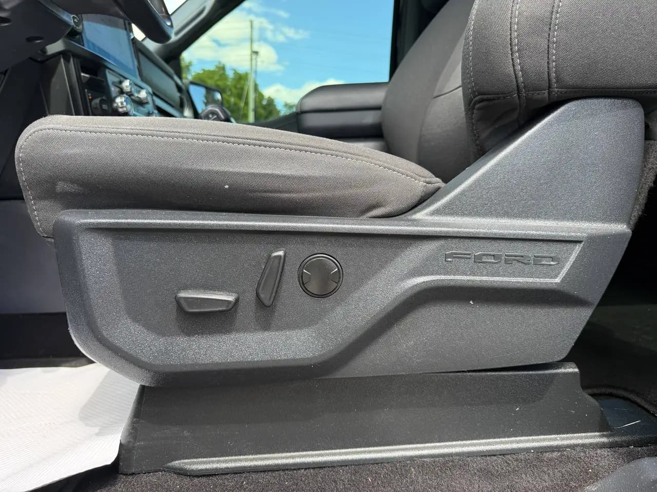Ford F-150 - Image 13
