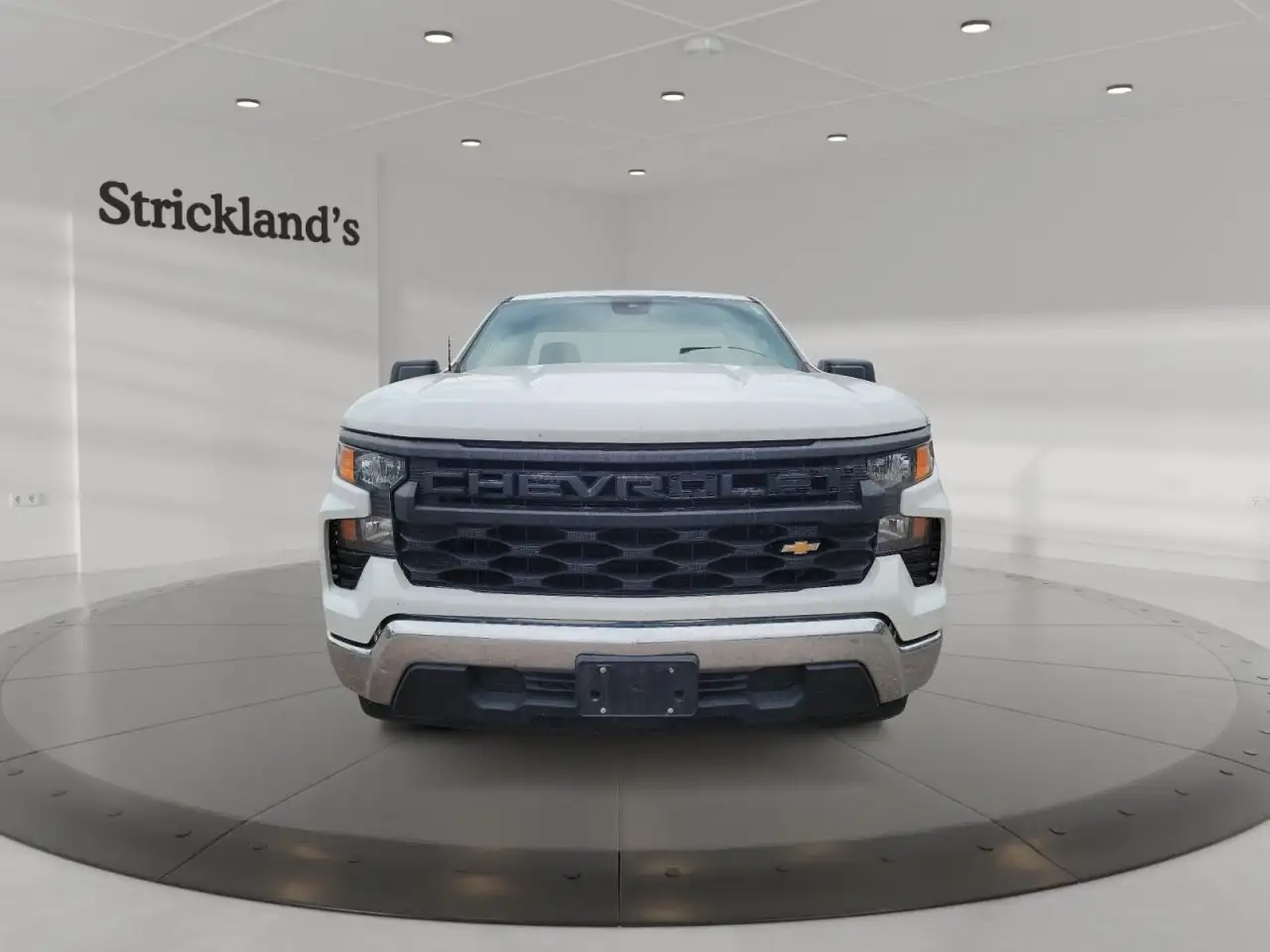 Chevrolet Silverado 1500 - Image 2