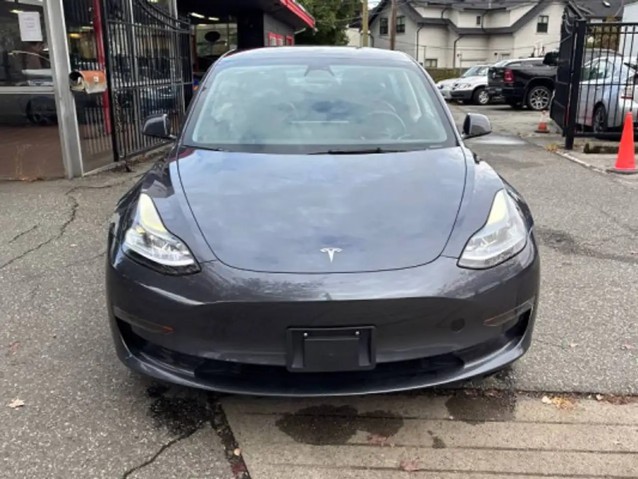 Tesla Model 3 - Image 2