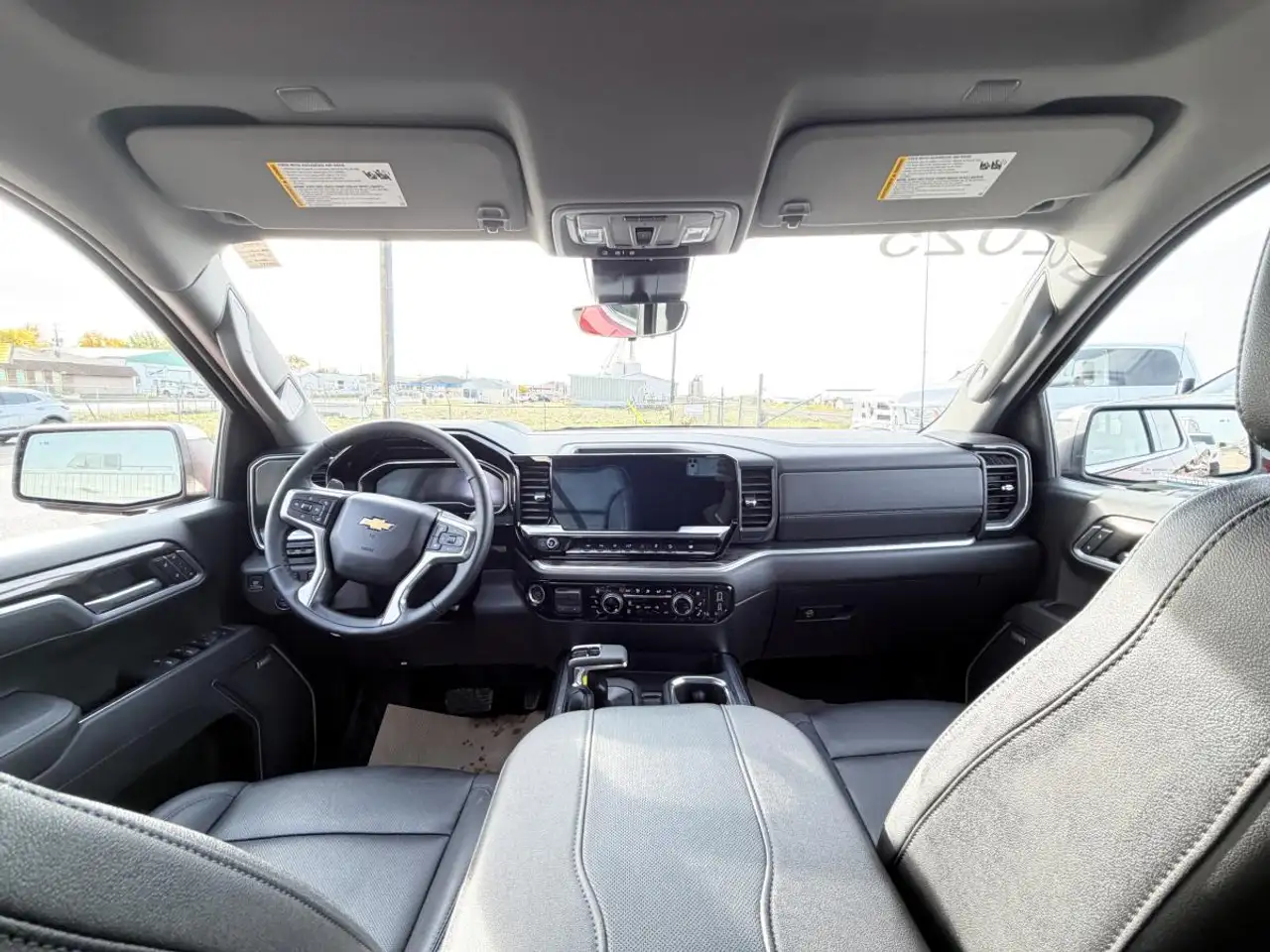 Chevrolet Silverado 1500 - Image 25