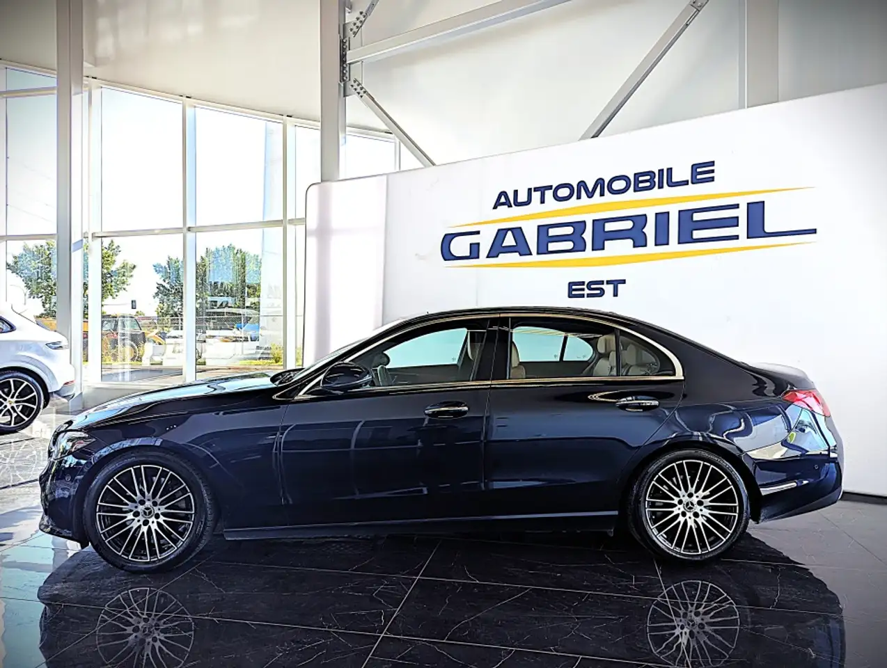 Mercedes-Benz C-Class - Image 9