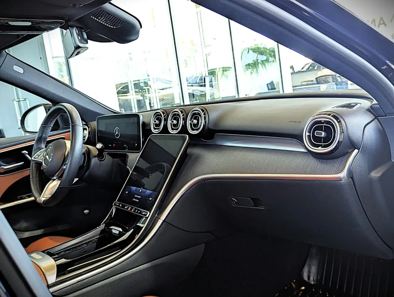 Mercedes-Benz C-Class - Image 25