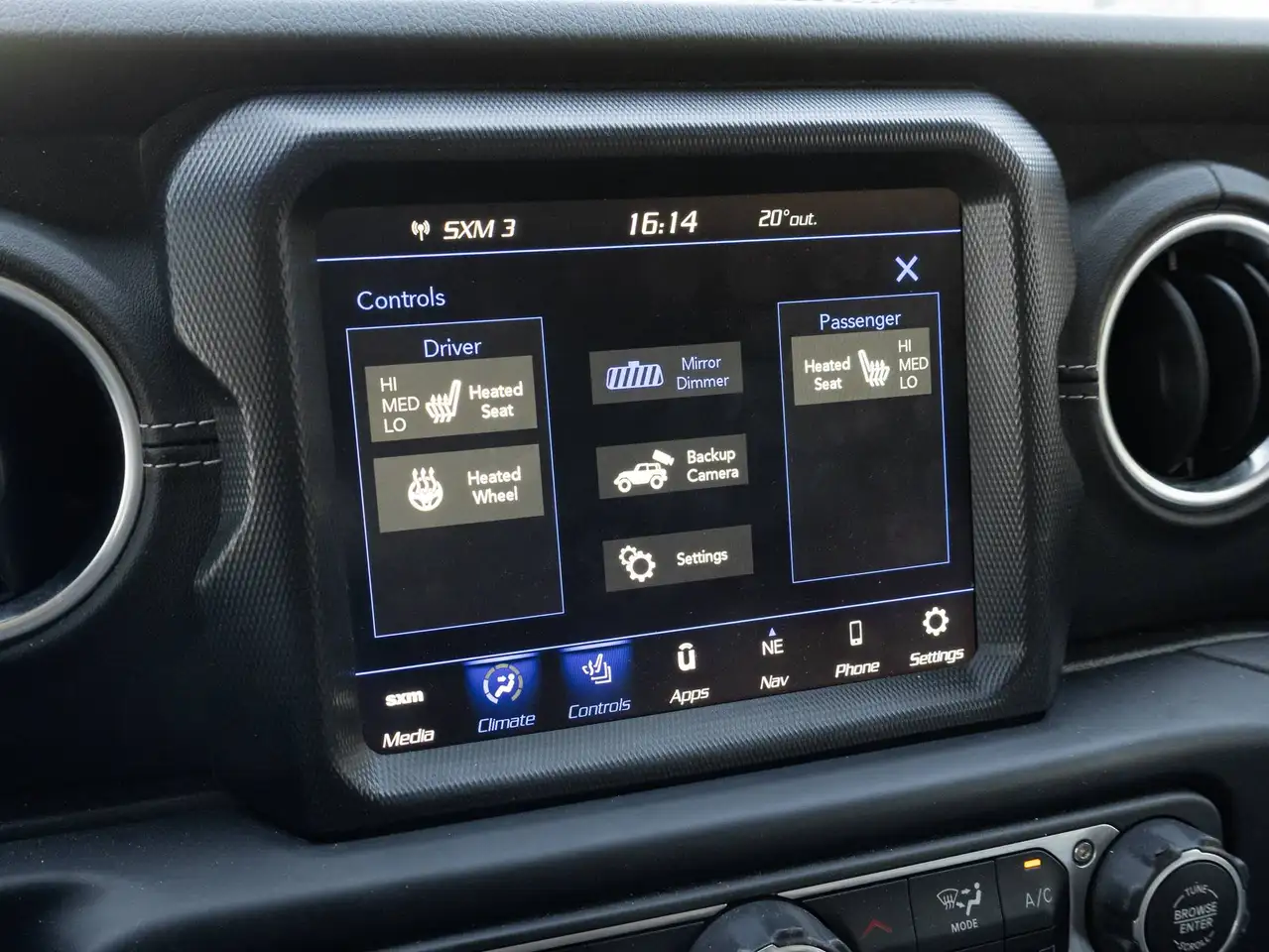 Jeep Wrangler - Image 25