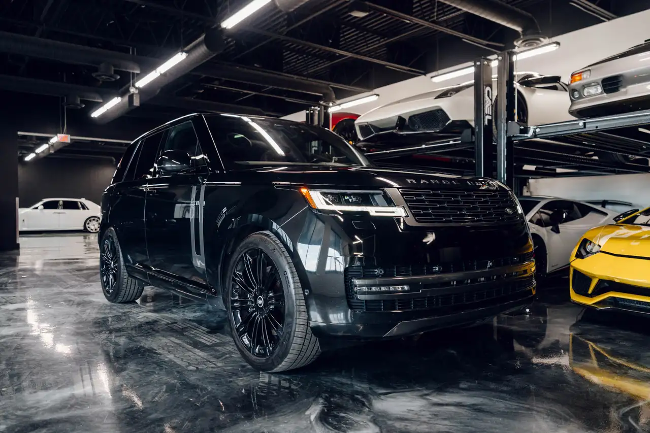 Land Rover Range Rover - Image 1