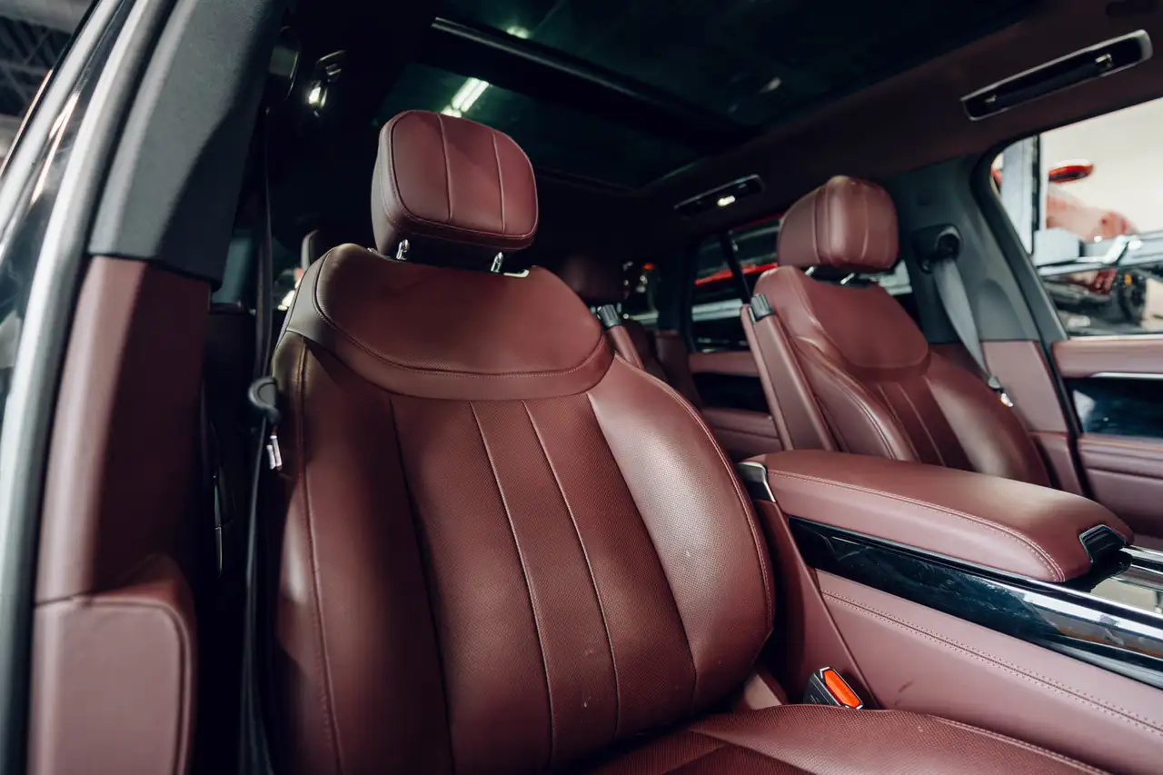 Land Rover Range Rover - Image 12