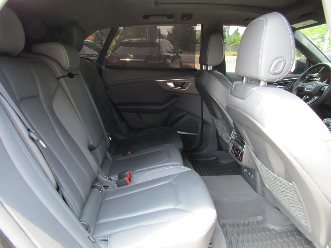 Audi Q8 - Image 17