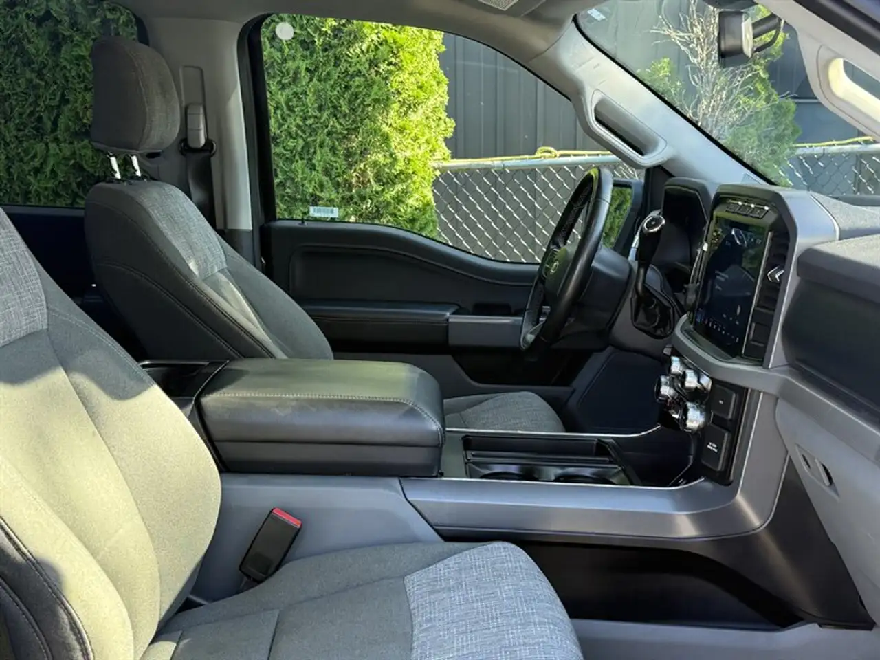 Ford F-150 - Image 18