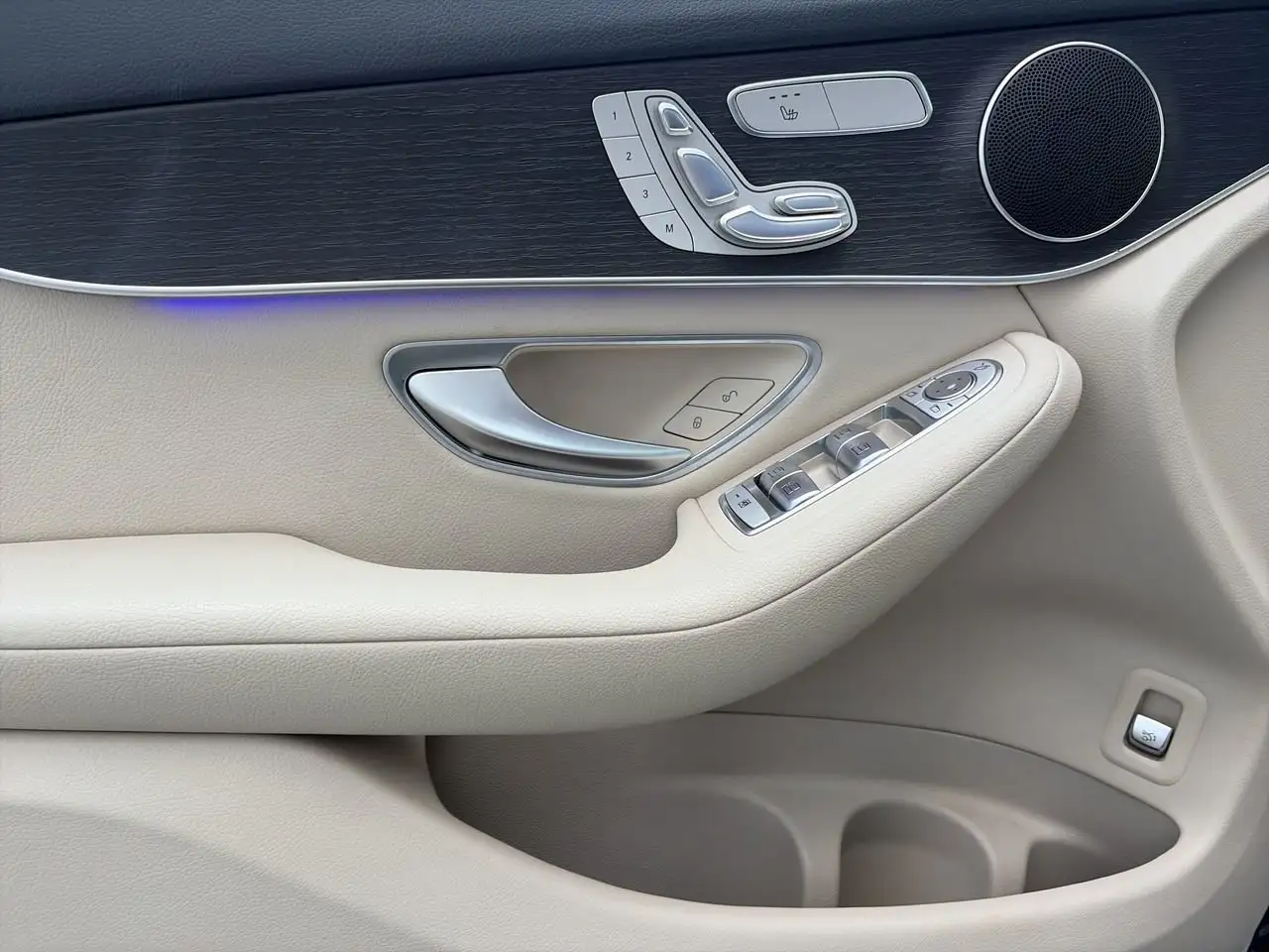 Mercedes-Benz GLC - Image 21