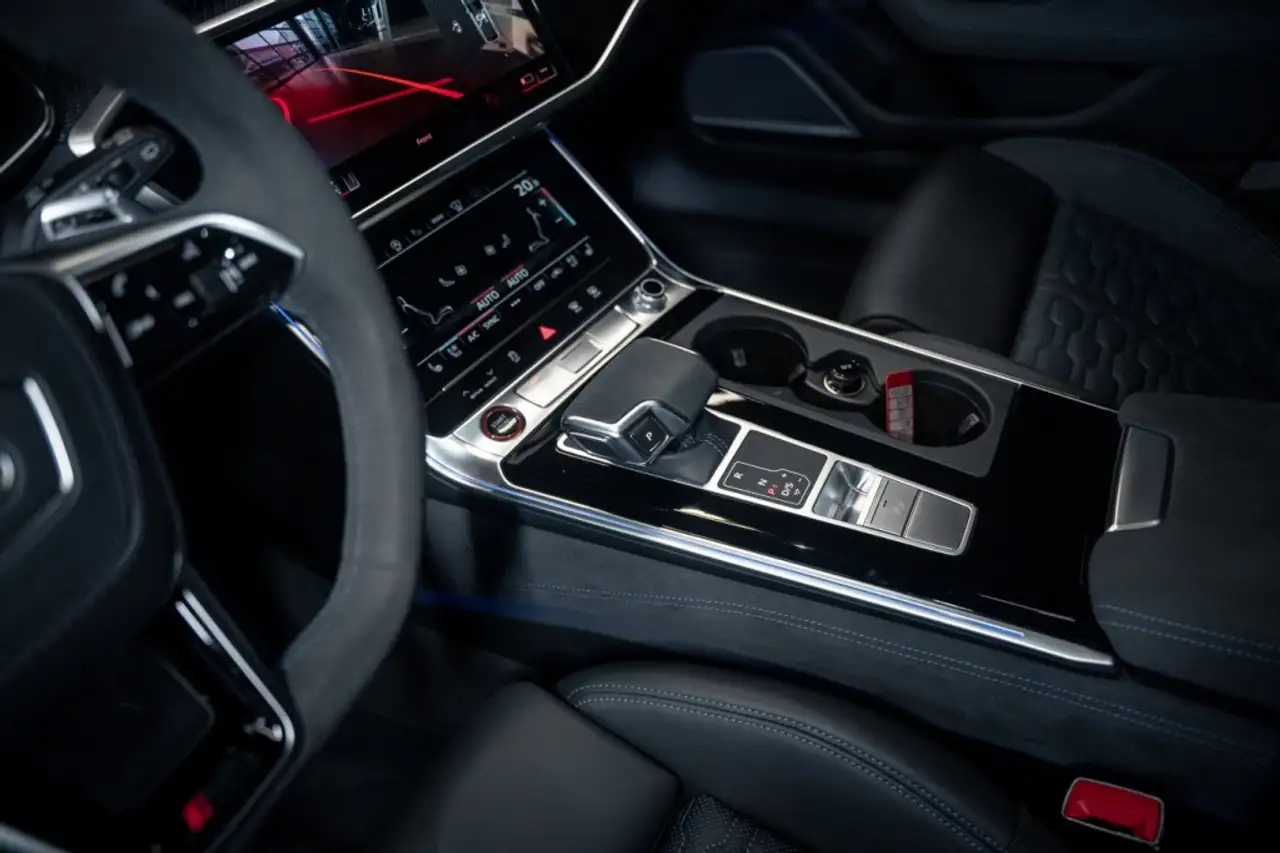 Audi RS6 - Image 25