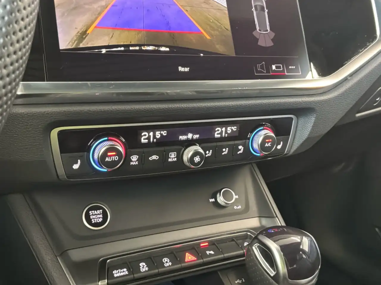 Audi Q3 - Image 25