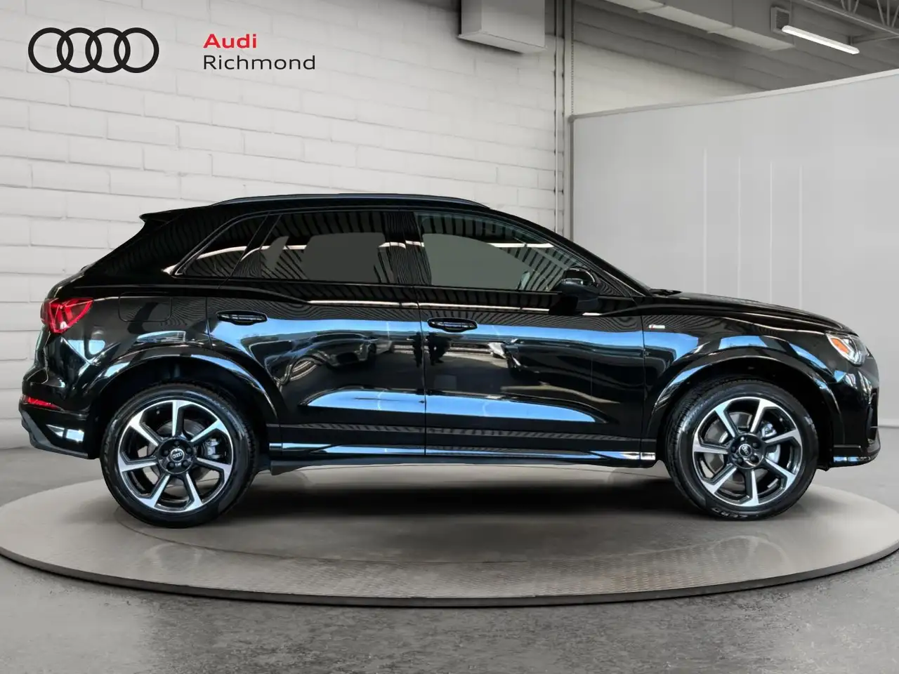 Audi Q3 - Image 6