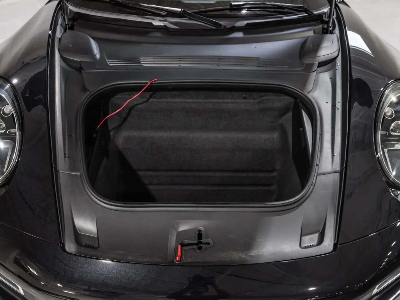 Porsche 911 - Image 12