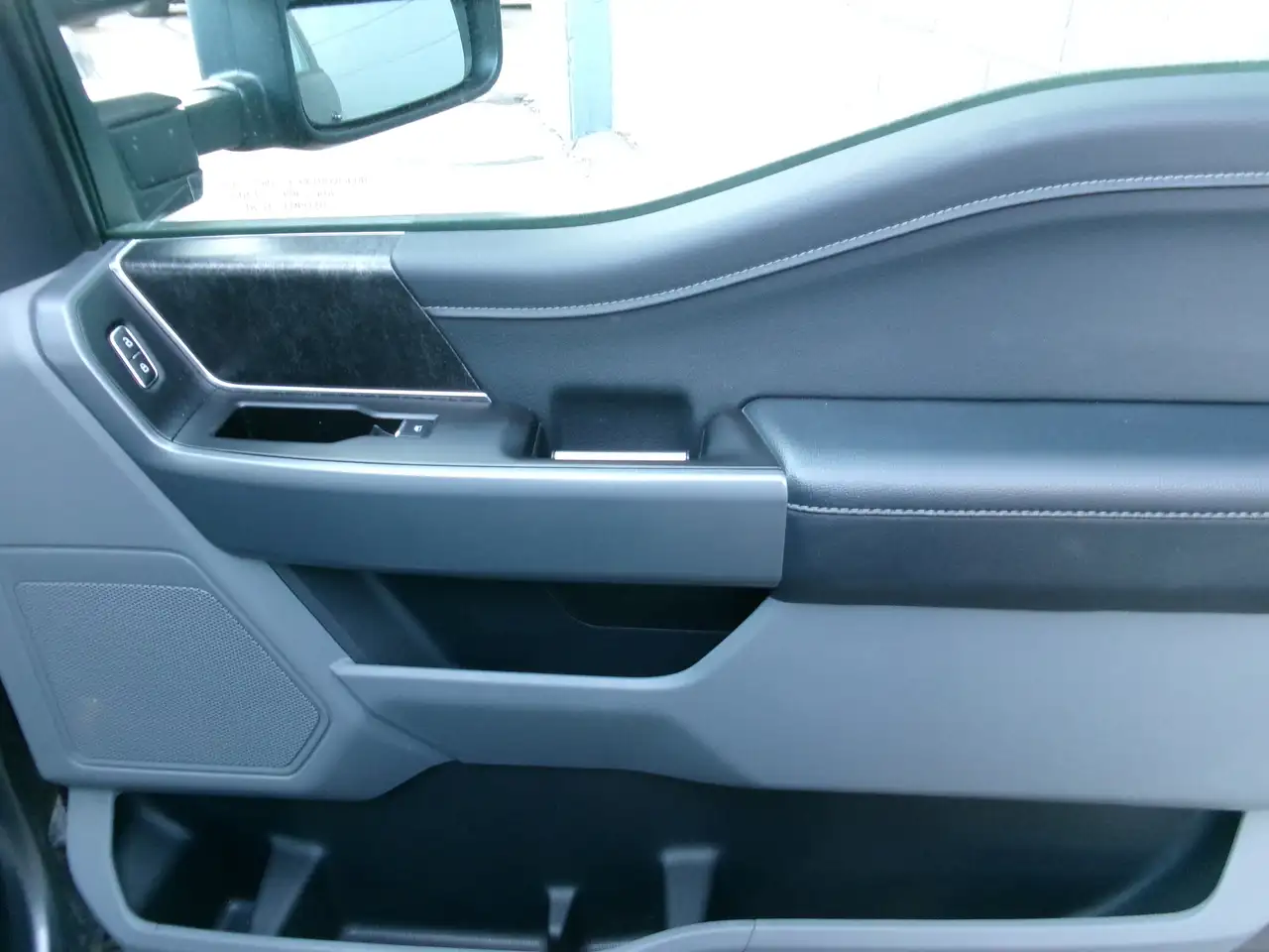 Ford F-150 - Image 37