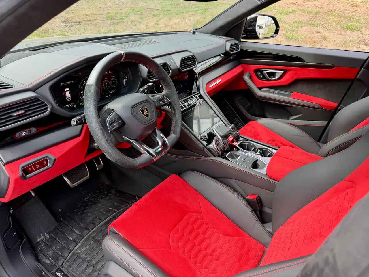 Lamborghini Urus - Image 29