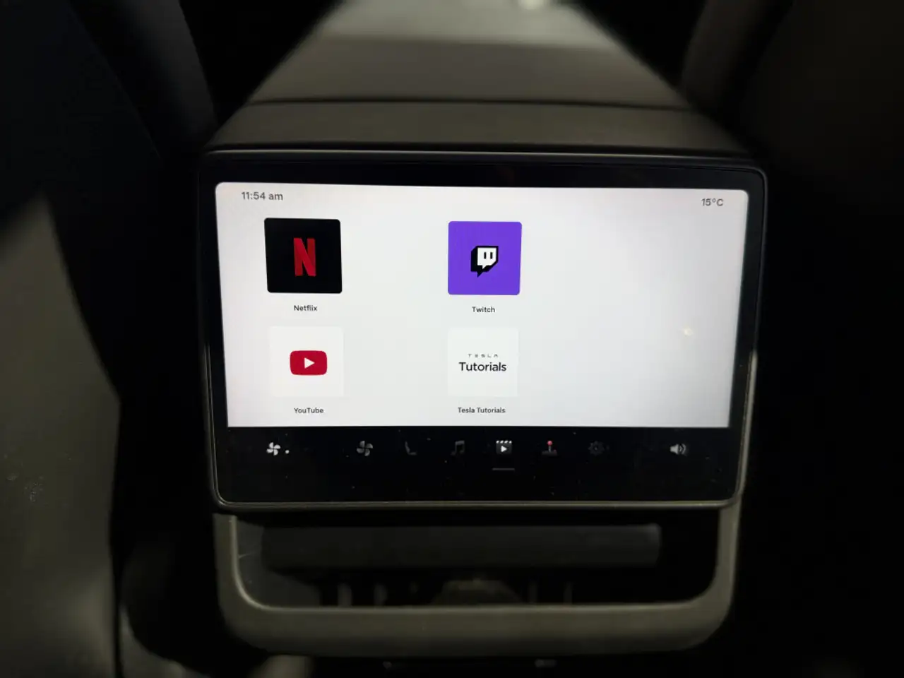 Tesla Model Y - Image 27
