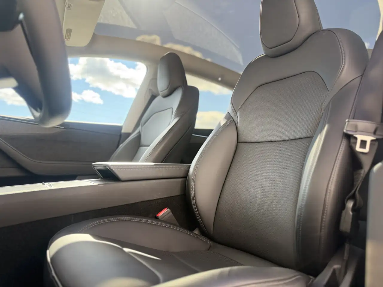 Tesla Model Y - Image 11