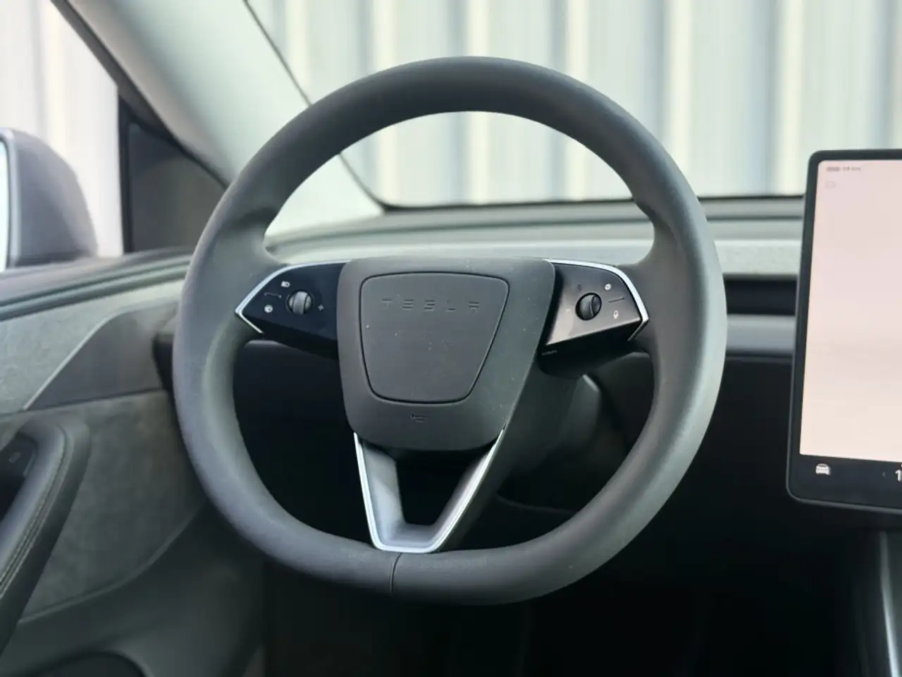 Tesla Model Y - Image 10