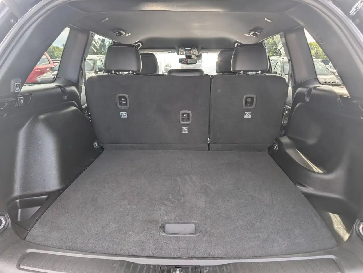 Jeep Grand Cherokee - Image 18