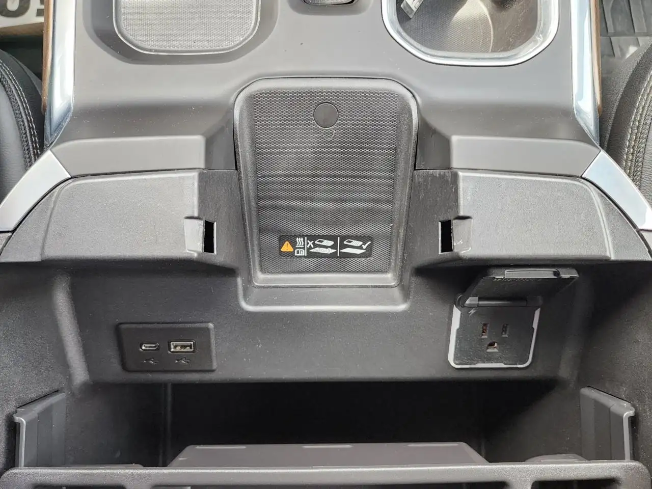 Chevrolet Silverado 1500 - Image 43