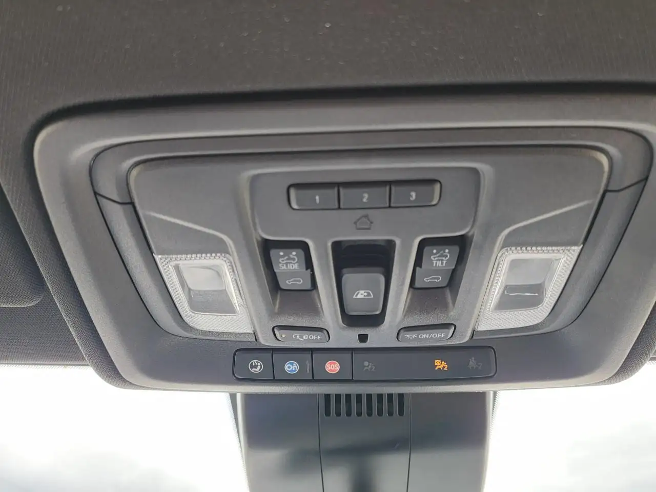 Chevrolet Silverado 1500 - Image 44